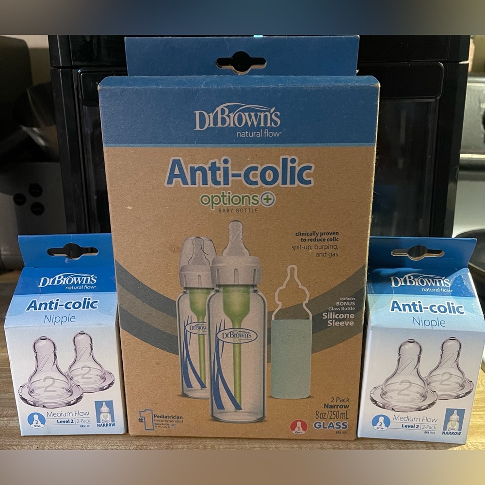 Dr. Brown's Anti-Colic Baby Glass Bottle Set With Silicone Sleeve - New In Box